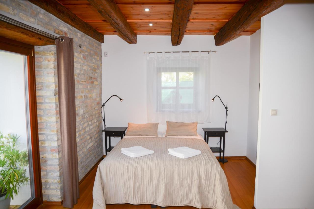 Somos Apartman Gyor Luaran gambar